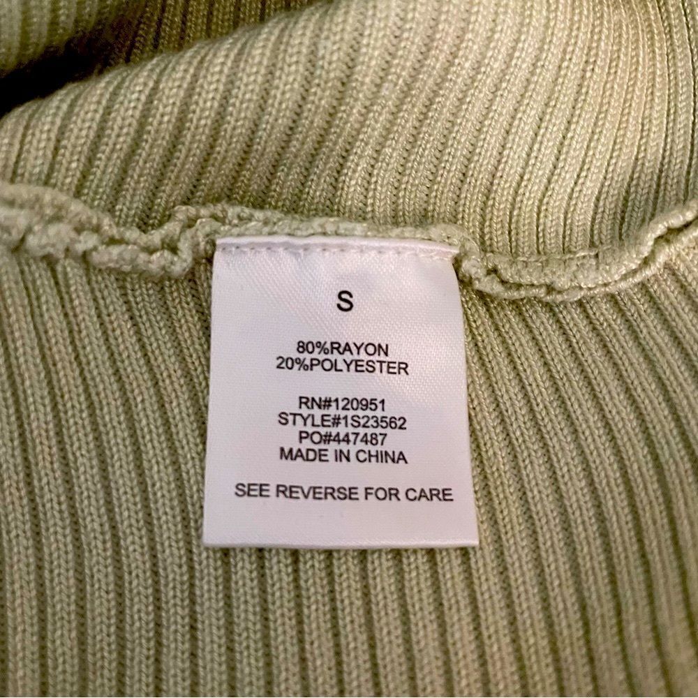 Pink Rose Vintage Ribbed Sweater - Picture 6 of 10
